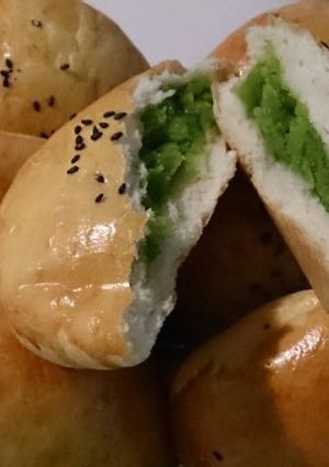 えんどう豆大量消費!!えんどう豆あんぱん-レシピのメイン写真