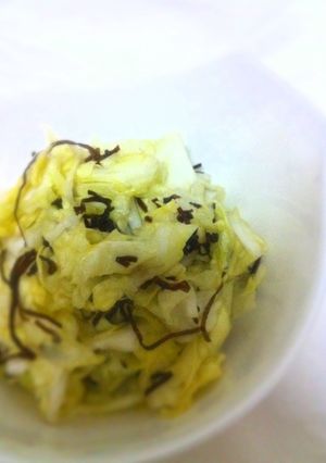 美味しい野菜：キャベツと塩昆布の浅漬け-レシピのメイン写真
