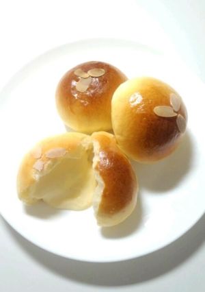 ふんわりクリームパン-レシピのメイン写真