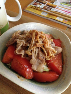 豚肉とエノキの炒め物とトマトロースト-レシピのメイン写真