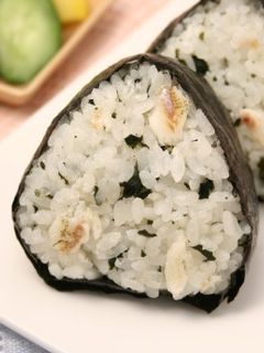 わかめときすの磯にぎり-レシピのメイン写真