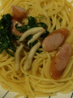 春菊とウィンナーのガーリックパスタ-レシピのメイン写真