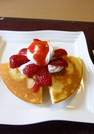 イチゴのパンケーキ　ホイップクリーム添え-レシピのメイン写真
