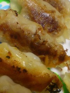 簡単!!冷凍餃子を焦げ付く事無く焼く方法-レシピのメイン写真