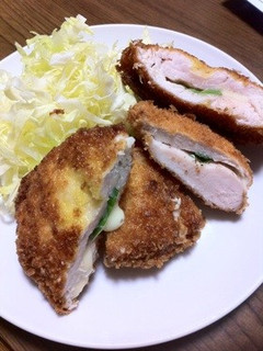 衣ひと工夫☆バジルとチーズ挟みチキンカツ-レシピのメイン写真