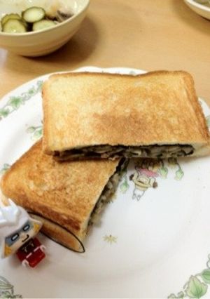 おやじ犬のリメイク♪ごぼうのホットサンド-レシピのメイン写真
