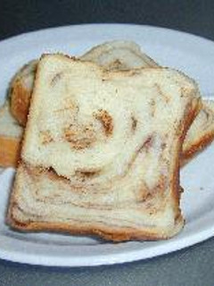 次の日もその又次の日もやわらか~い板チョコでマーブル食パン-レシピのメイン写真