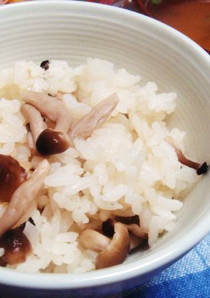ふりだしで簡単！しめじご飯ヽ(^o^)丿-レシピのメイン写真