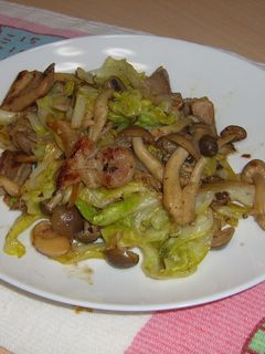 簡単!塩麹と春キャベツの炒め物-レシピのメイン写真