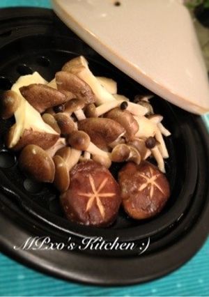 ヘルシー♪ぷりぷりキノコのタジン蒸し♪-レシピのメイン写真