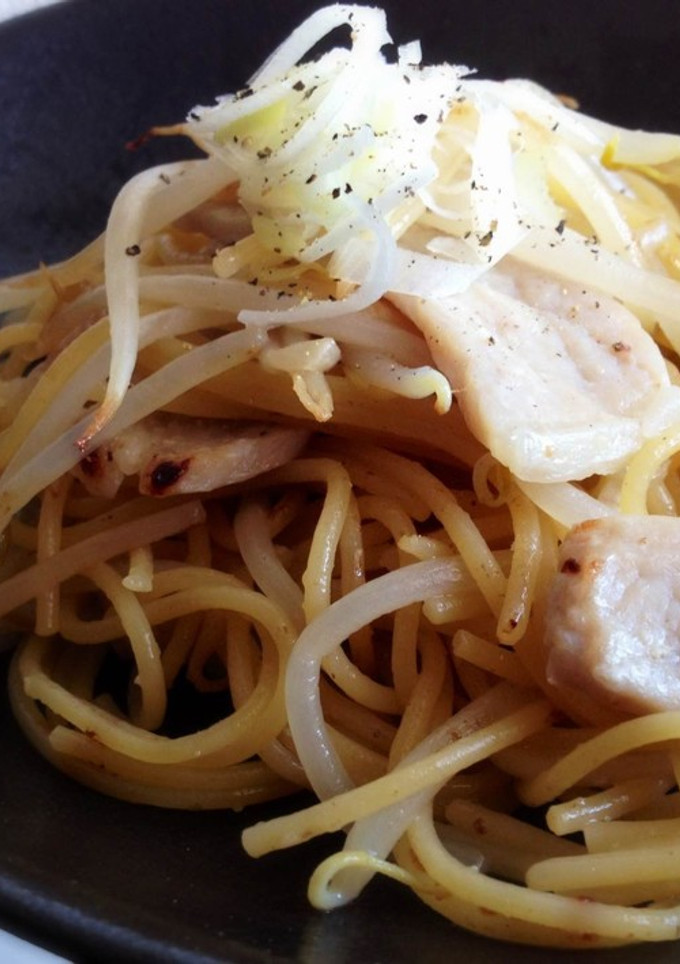 もやしと豚肉の塩焼きそば風パスタ-レシピのメイン写真