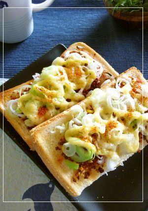 すき焼きふりかけと長葱のトースト-レシピのメイン写真
