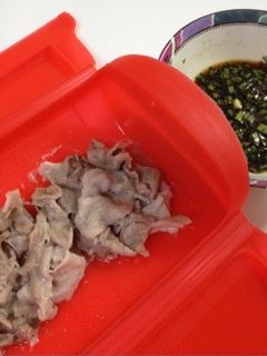 ルクエで蒸し豚ニラソース-レシピのメイン写真