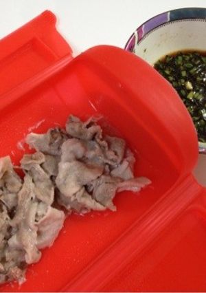 ルクエで蒸し豚ニラソース-レシピのメイン写真