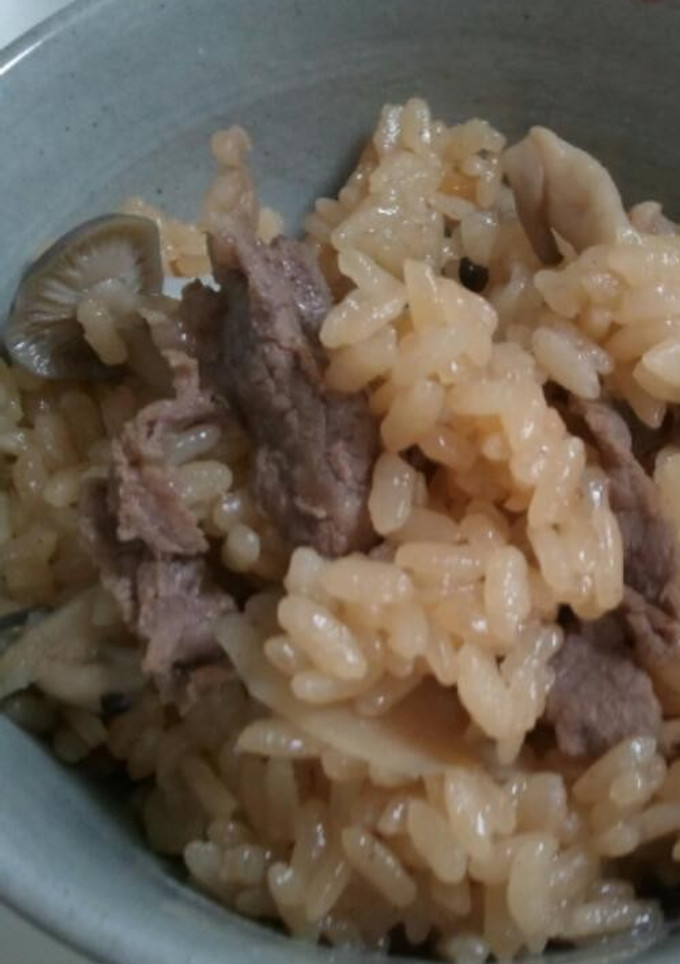 炊飯器で♪牛肉とゴボウの炊き込みごはん-レシピのメイン写真