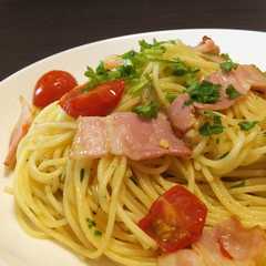 パセリとトマトとヒマワリ種のパスタ-レシピのメイン写真