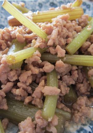 簡単ふきと挽肉の甘辛炒め-レシピのメイン写真