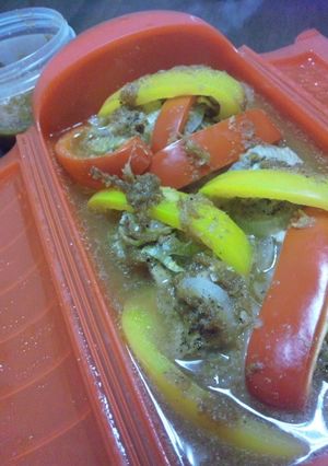 ☆ルクエ♪鶏肉とパプリカのレンジ蒸し☆-レシピのメイン写真