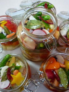 サラダ感覚な、彩り野菜のピクルス♪-レシピのメイン写真