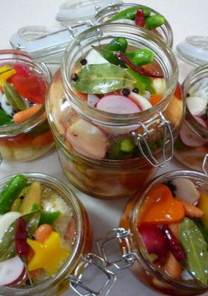 サラダ感覚な、彩り野菜のピクルス♪-レシピのメイン写真