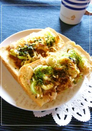 焼きそばソース（粉）と葱のトースト-レシピのメイン写真