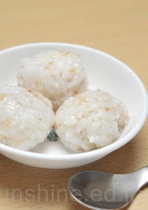 【離乳食 後期】コロコロ★おかかおにぎり-レシピのメイン写真