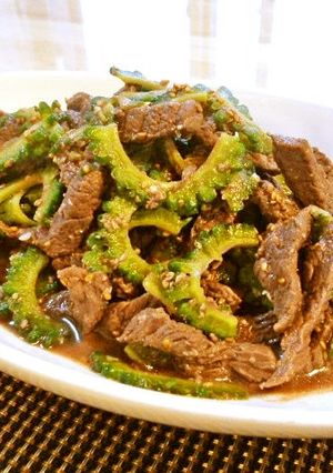 牛肉とゴーヤの塩麹胡麻炒め♪-レシピのメイン写真