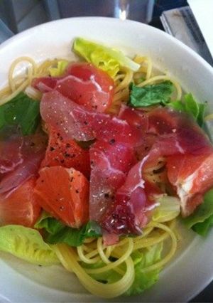 生ハムとグレープフルーツのパスタ-レシピのメイン写真