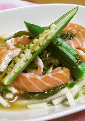 昆布と海藻麺の満腹サーモンサラダ-レシピのメイン写真