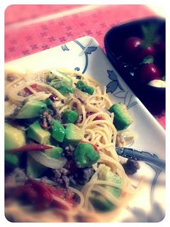 簡単!アボカドとトマトのパスタ-レシピのメイン写真