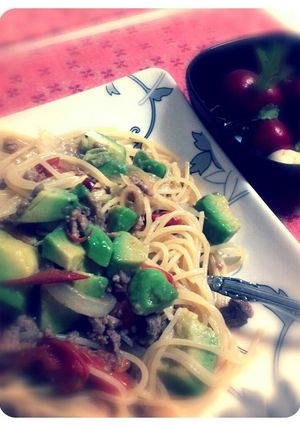簡単！アボカドとトマトのパスタ-レシピのメイン写真