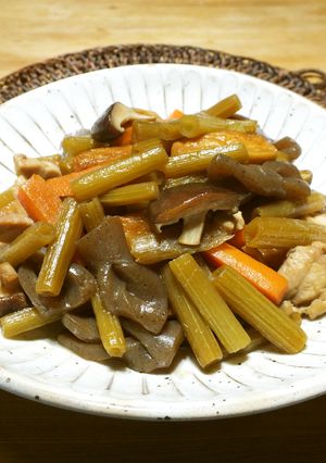 STAUBで簡単！蕗の炒め煮-レシピのメイン写真