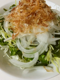 新玉ねぎとかつお節のシャキシャキサラダ-レシピのメイン写真