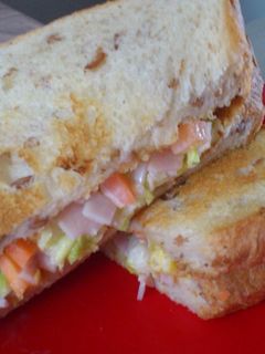 余ったコールスローで激うまサンドイッチ♪-レシピのメイン写真