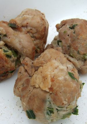 残った餃子のあんと薄切り肉で肉団子-レシピのメイン写真