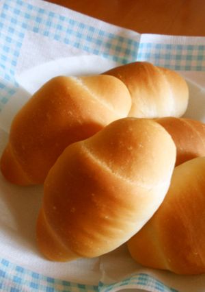 翌日でもふわふわロールパン♪-レシピのメイン写真