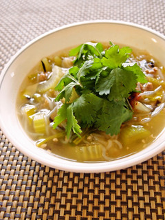 ヘルシー海藻麺でエスニック風セロリスープ-レシピのメイン写真