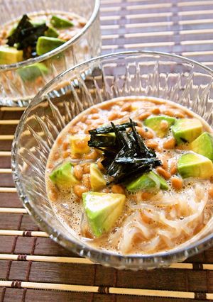 ヘルシー♪納豆とアボカドの海藻麺パスタ風-レシピのメイン写真