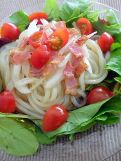 カリカリベーコンのサラダうどん-レシピのメイン写真
