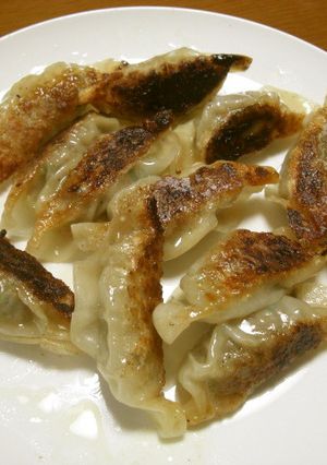 焼肉のタレで超簡単！何でも入れちゃえ餃子-レシピのメイン写真