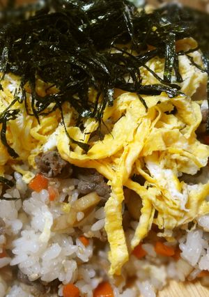 牛肉入りきんぴらちらし寿司-レシピのメイン写真