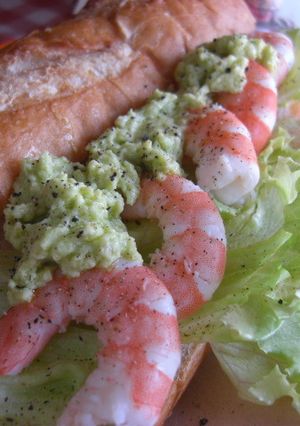 エビとアボカドのバケットサンド-レシピのメイン写真