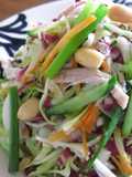 ベトナムのチキンサラダ ●野菜どっさり
