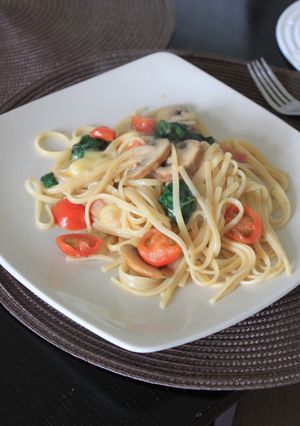 ほうれん草、トマト、チーズのパスタ-レシピのメイン写真