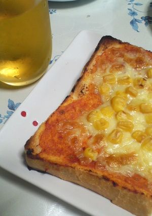 食パンでピザ＊コーン＆マヨ＊-レシピのメイン写真