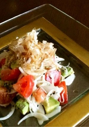 トマトとアボカドの塩麹オニオンサラダ♪-レシピのメイン写真