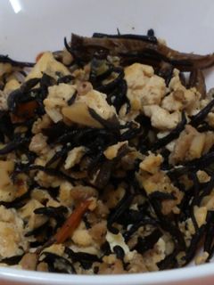 リメイク☆ひじきの煮物で炒り豆腐-レシピのメイン写真