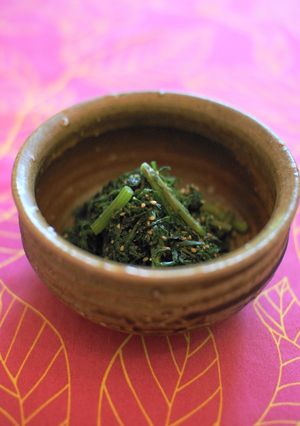 計量簡単！色鮮やか☆春菊の胡麻和え-レシピのメイン写真
