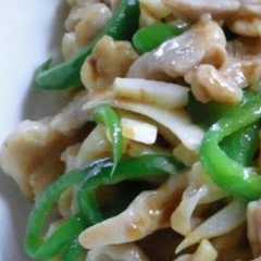 รูปของ ご飯が進みます♪鶏肉と筍炒め