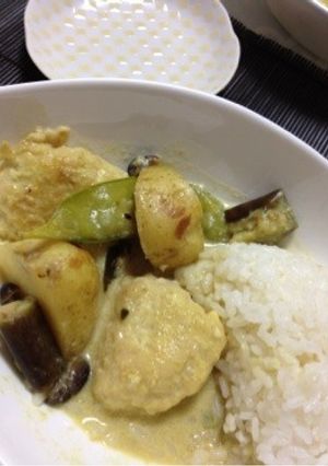 グリーンカレーのお肉を鳥肉団子で☆-レシピのメイン写真